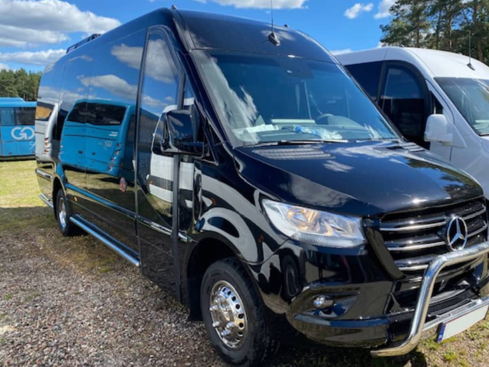 Pick-up & Drop-off Service — Iceland Discover