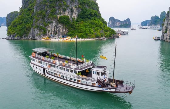 Bai Tu Long Bay Cruise 2D/1N: Kayaking, Swimming at pristine places & Full Meals