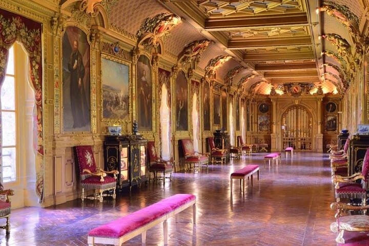 Private Versailles and Maintenon Full-Day History Tour 3