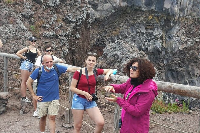 Vesuvius Shore Tour and Pompeii Site 4
