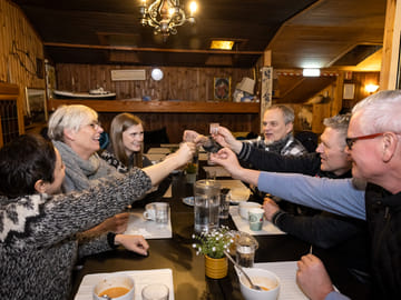 "Skal" is the Icelandic way of saying cheers - feel free to ask our guides about the actual meaning and you´re in for a surprise!