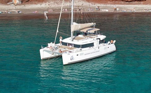 Santorini Catamaran Day Cruise with Lunch and Drinks
