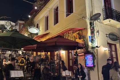 Evening Walking Tour and Wine Tasting in Athens