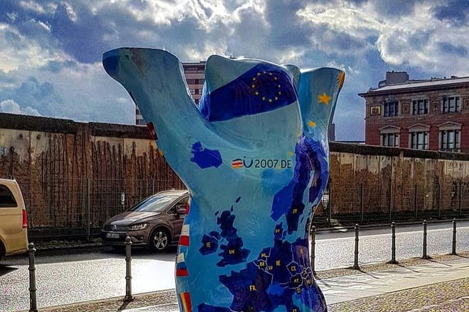 Private Behind the Berlin Wall & Cold War Berlin Tour 6