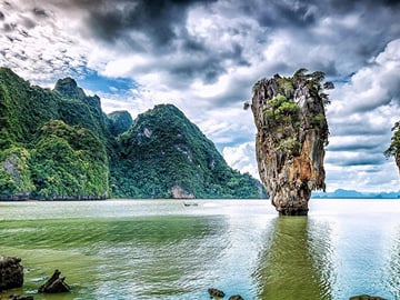 Exciting adventure by the panoramic coastline
