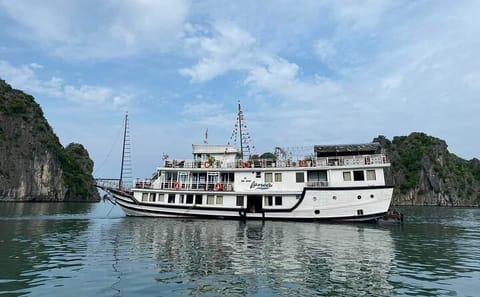 Boutique Bai Tu Long Bay Cruises 2 Days Tour Transfer from Hanoi