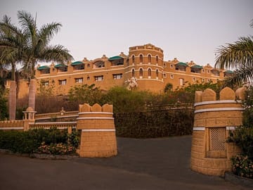 Cultural Day Tour of Gondal and Junagadh from Rajkot