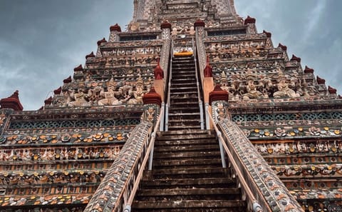 Bangkok Private Day Tour to Ayutthaya Temples and Baiyoke