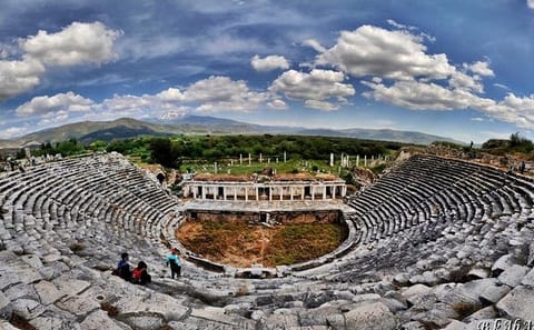 Private Day Tour of Pamukkale and Hierapolis from Izmir
