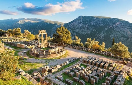 Private Cultural Day Trip to Delphi and Arachova from Athens