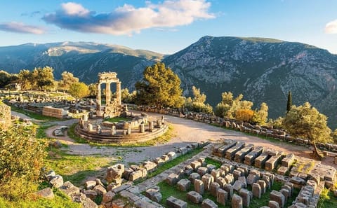 Private Cultural Day Trip to Delphi and Arachova from Athens