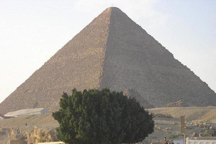 Giza Pyramids Private Tour: Camel Ride & Free Photo Session at Sphinx