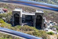 Table Mountain, Chapmans Peak , Penguins and Wine Tasting  2