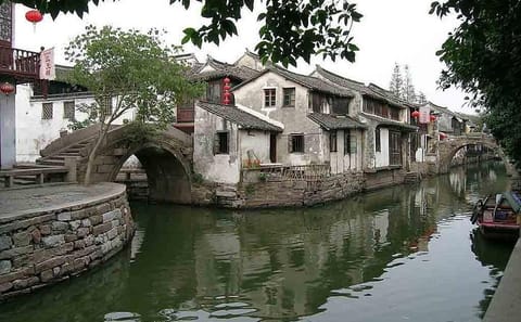 Day Tour of Suzhou Gardens and Zhouzhuang Canals from Shanghai