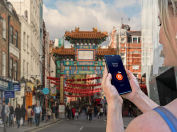 Explore London on your own: A vibrant ambiance in the heart of Chinatown and Soho.