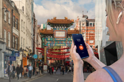 London: Audio Guided Walking Tour (3:00 – 20 audio commentaries)