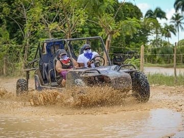Panoramic view of the route Unique landscapes among green fields, palm trees, and adventure trails that you'll only experience on this tour.