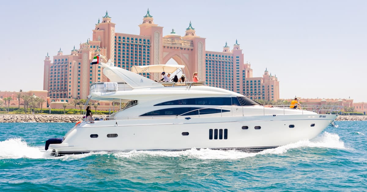 Dubai: Luxury Shared Yacht Tour with Breakfast or BBQ – Explore Iconic Dubai from the Sea