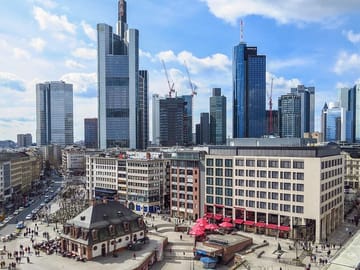 Frankfurt by Bus and Foot with Local Guide