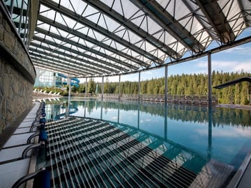 Private Tour to Zakopane with Krupówki, Cable Car and Thermal Pools