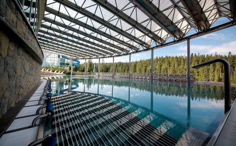 Private Tour to Zakopane with Krupówki, Cable Car and Thermal Pools