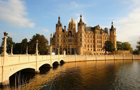 Schwerin Walking Tour: Castle, Cathedral, and Old Town Highlights