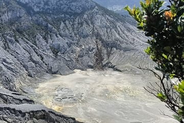Volcano and Domas Crater Tour from Central Jakarta