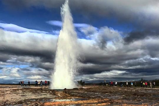 PRIVATE Golden Circle & Secret Lagoon & Friðheimar (lunch included)