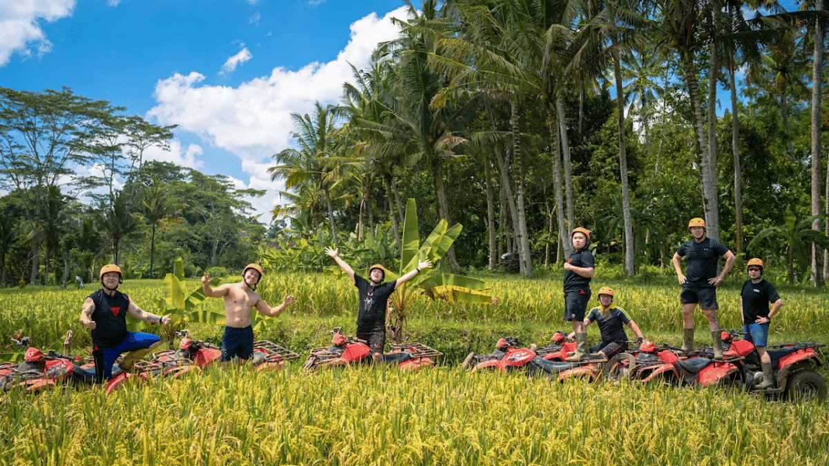 Kintamani : Sunrise & Black Lava Jeep