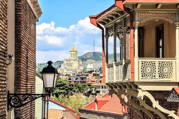 4 Full days in Georgia with private tour, free aiport