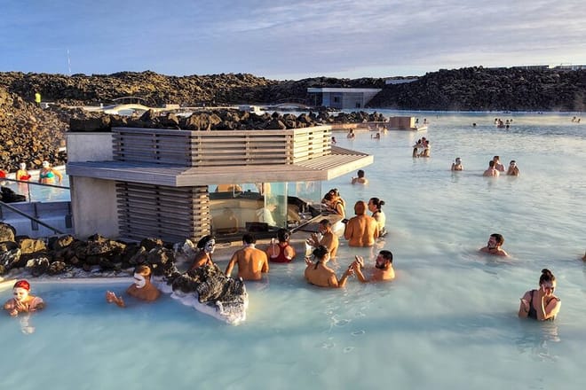 Reykjavík/Keflavík–Blue Lagoon, Silica & Retreat Transfer