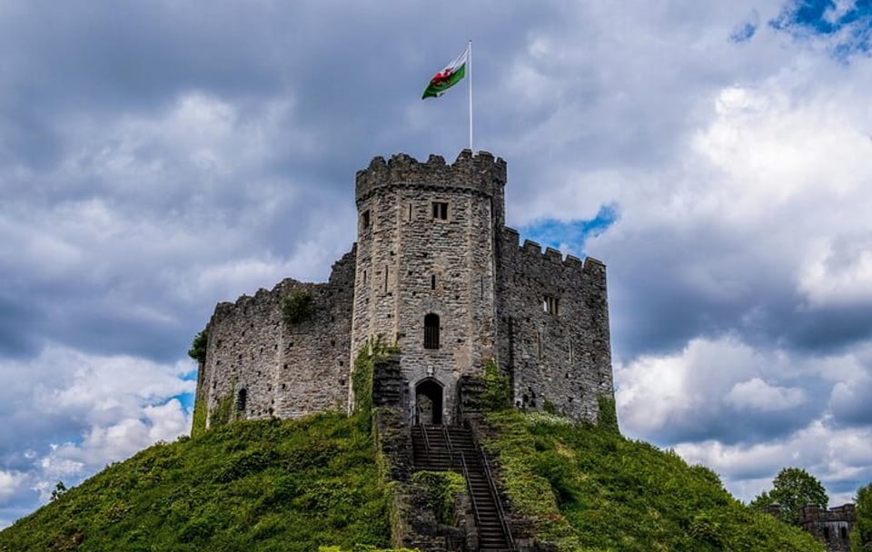 Cardiff Cultural Day Tour with Castle and Bute Park Visit