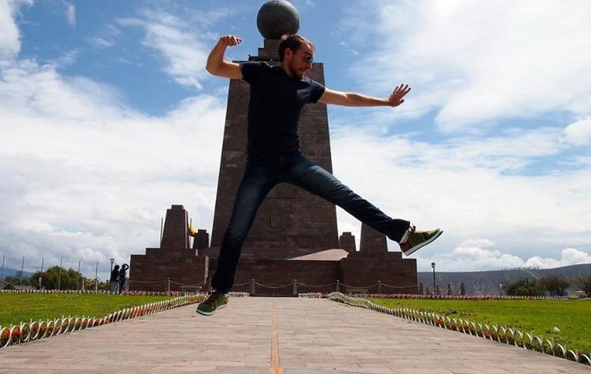 Private Middle of the World (Mitad del Mundo) and Pululahua from Quito.