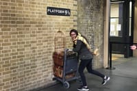 Harry Potter's London Feat. Harry Potter Movie Locations  1