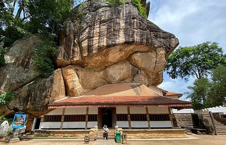 Athugala and Silver Temple Tour from Anuradhapura