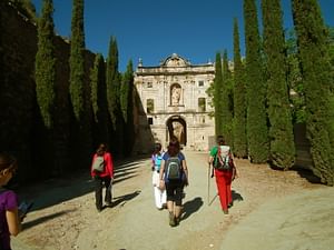 Carthusian retreat spots. Trek&Wine in Priorat.