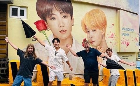 BTS Landmarks Private Tour in Busan with Licensed Guide