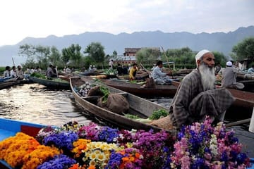 4-Days Getaway to Kashmir from Srinagar