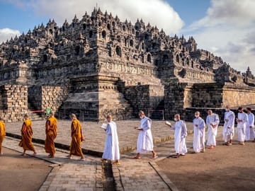 Multi-Day Adventure Tour of Borobudur and Dieng, Indonesia