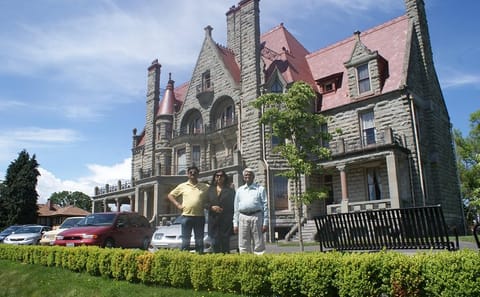 Vancouver 3-Day Budget Tour to Victoria and Whistler