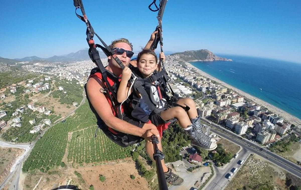 Tandem Paragliding Tour in Alanya with Roundtrip Transfer