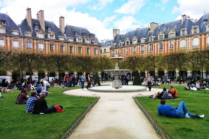 Private pickup Food and Wine Tasting Walking Tour in Le Marais 5