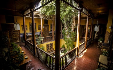 Treasures of the South – 13 Days: Lima, Arequipa, Colca Valley, Puno, Cusco, Machu Picchu with Domestic Flights, French-speaking guide