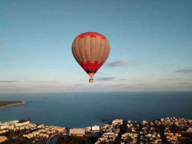 Vuela en globo al amanecer sobre Mallorca