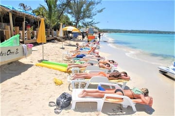 Negril Day Trip to Seven Mile Beach and Rick's Cafe from Lucea
