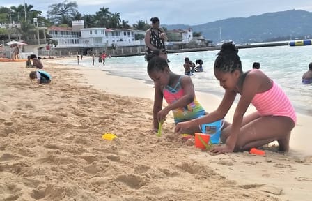 Doctor's Cave Beach and Shopping Tour from Montego Bay