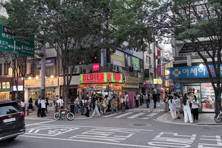 Looking for something fun to do tonight in Seoul?  Step out and experience a fun Seoul night with fellow travelers. Join us for a relaxed 2-