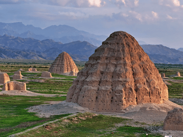 Yinchuan: Western Xia Tombs & Helanshan Rock Paintings Tour