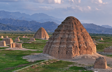 Yinchuan Western Xia Tombs and Helanshan Rock Art Tour
