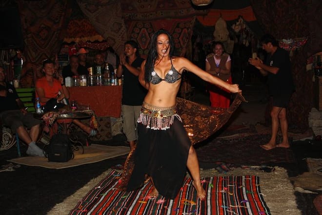 Nomad tent belly dancing